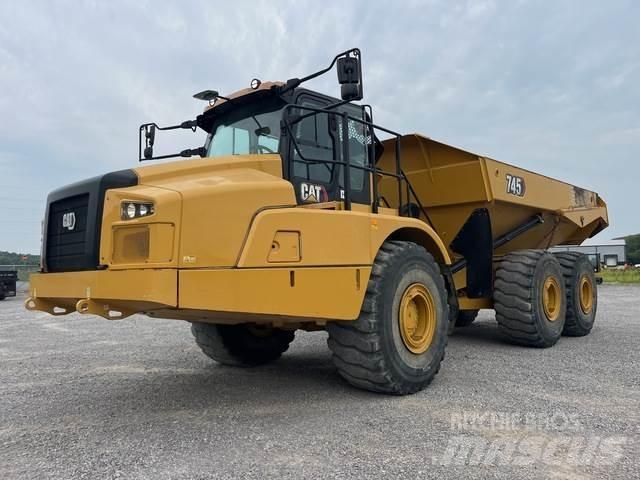 CAT 745 Belden kirma kaya kamyonu