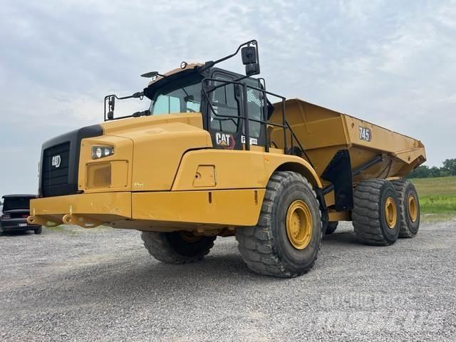 CAT 745 Belden kirma kaya kamyonu