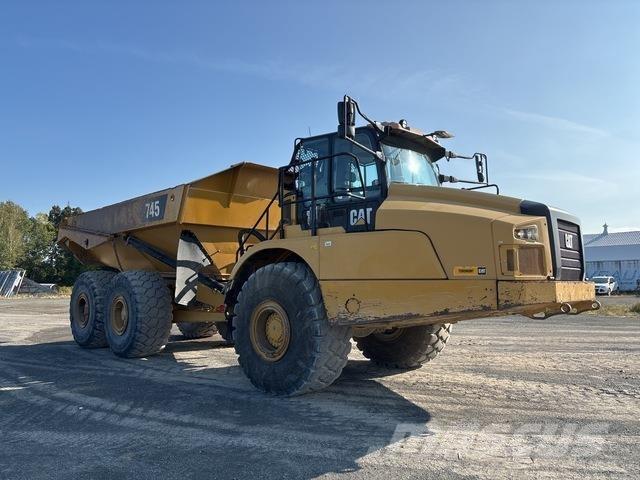 CAT 745 Belden kirma kaya kamyonu