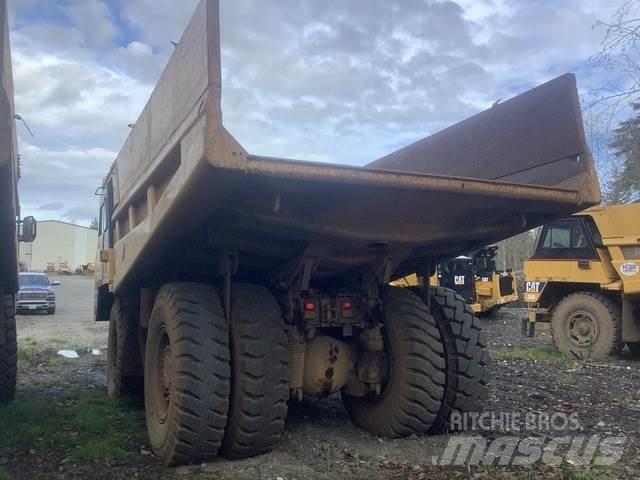 CAT 769D Belden kirma kaya kamyonu