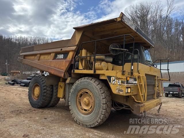 CAT 769D Belden kirma kaya kamyonu