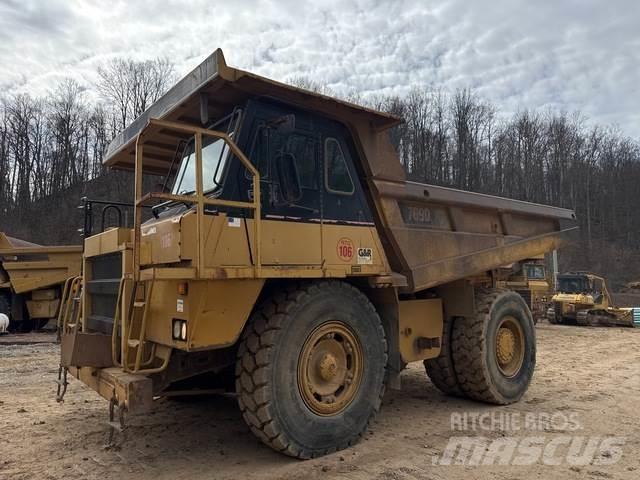 CAT 769D Belden kirma kaya kamyonu