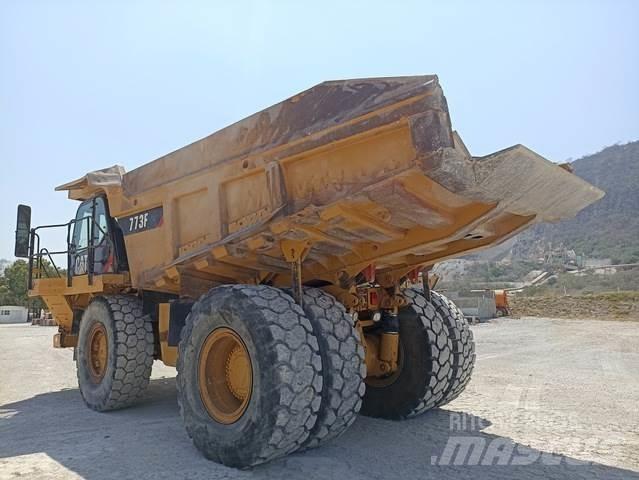 CAT 773F Belden kirma kaya kamyonu