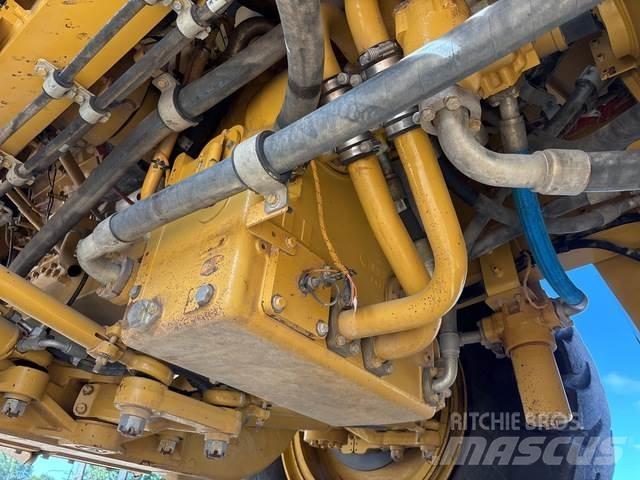 CAT 777 Belden kirma kaya kamyonu