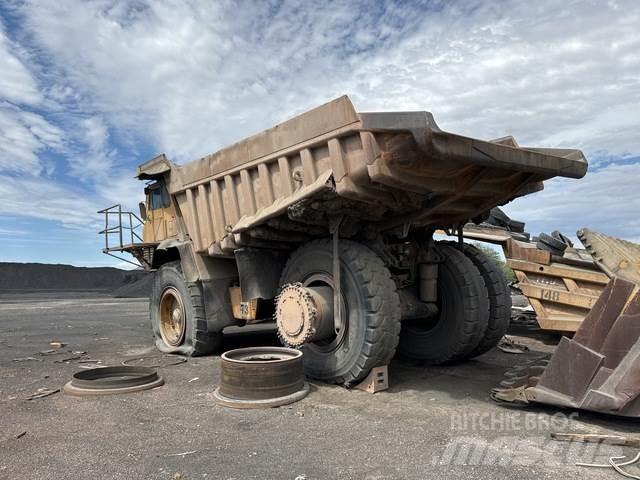 CAT 777B Belden kirma kaya kamyonu