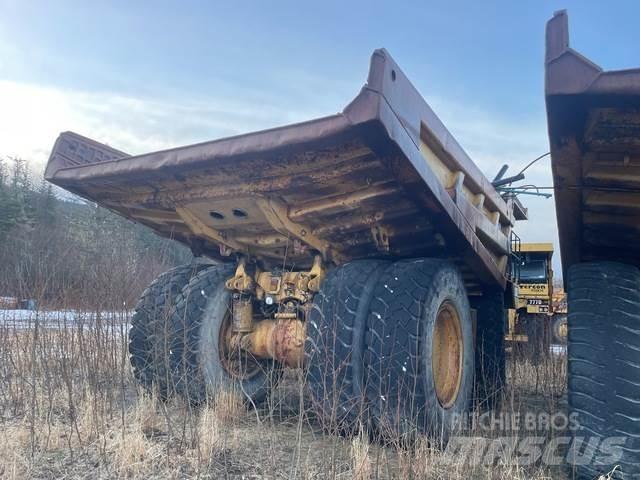 CAT 777D Belden kirma kaya kamyonu