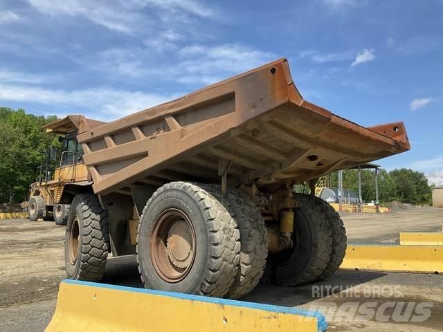 CAT 777D Belden kirma kaya kamyonu
