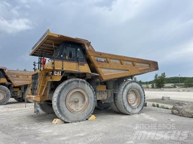 CAT 777D Belden kirma kaya kamyonu