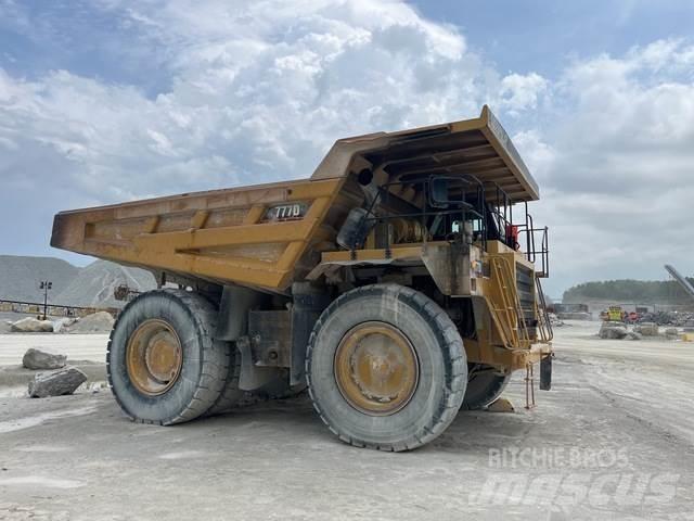 CAT 777D Belden kirma kaya kamyonu