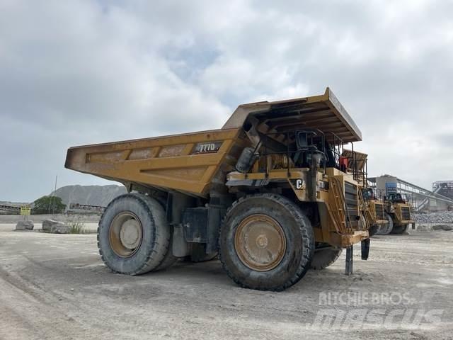 CAT 777D Belden kirma kaya kamyonu