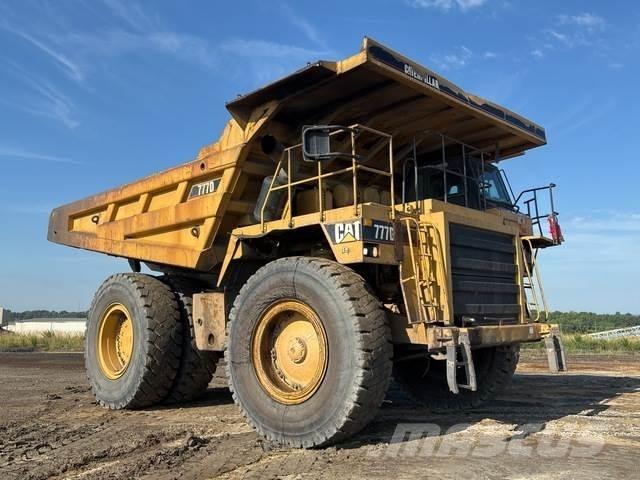 CAT 777D Belden kirma kaya kamyonu
