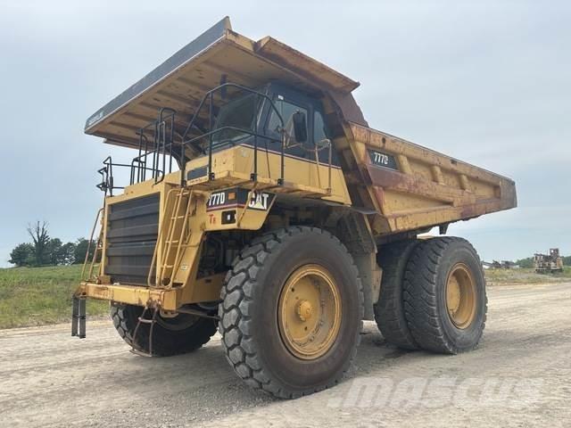 CAT 777D Belden kirma kaya kamyonu