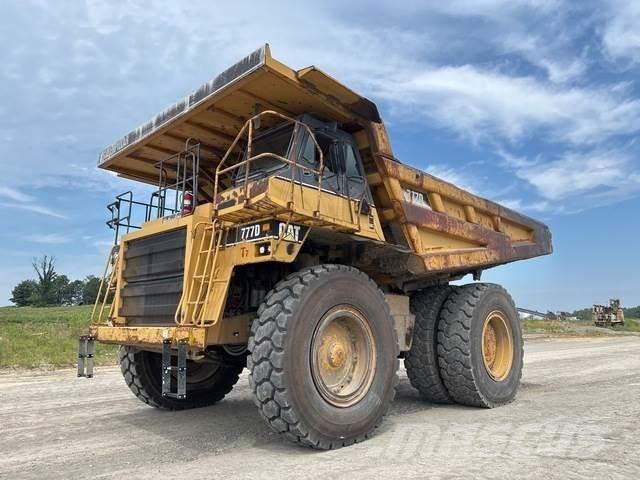 CAT 777D Belden kirma kaya kamyonu