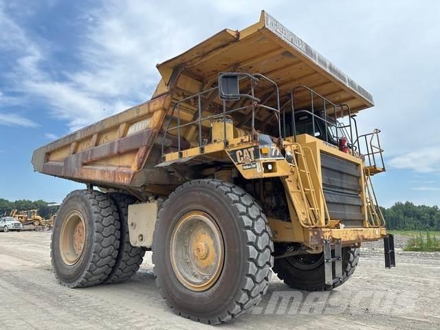 CAT 777D Belden kirma kaya kamyonu