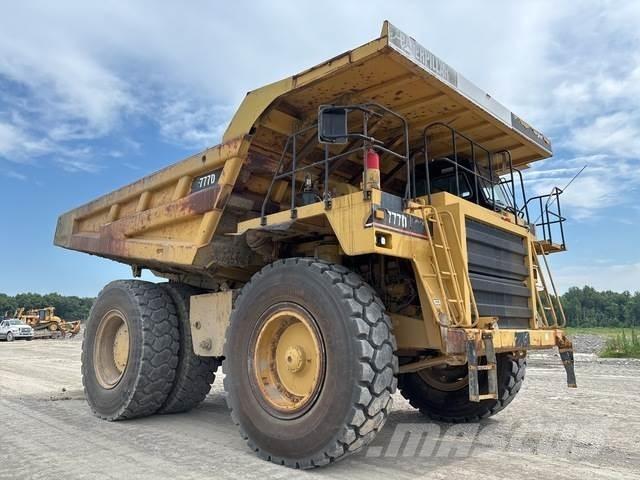 CAT 777D Belden kirma kaya kamyonu