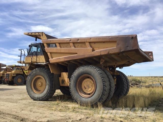 CAT 777D Belden kirma kaya kamyonu