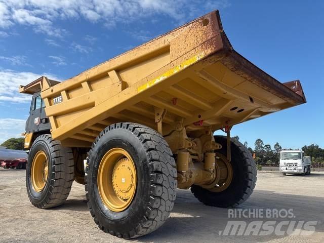 CAT 777E Belden kirma kaya kamyonu