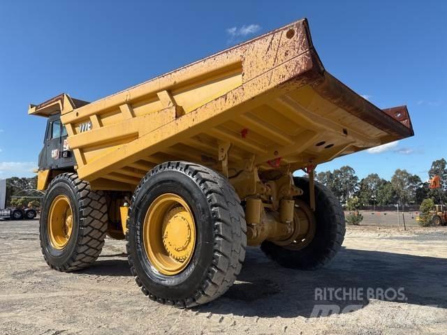 CAT 777E Belden kirma kaya kamyonu