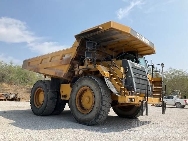 CAT 777F Belden kirma kaya kamyonu