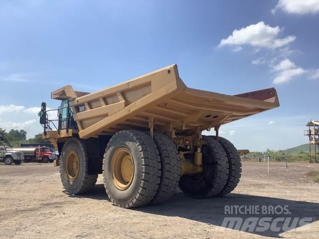 CAT 777F Belden kirma kaya kamyonu
