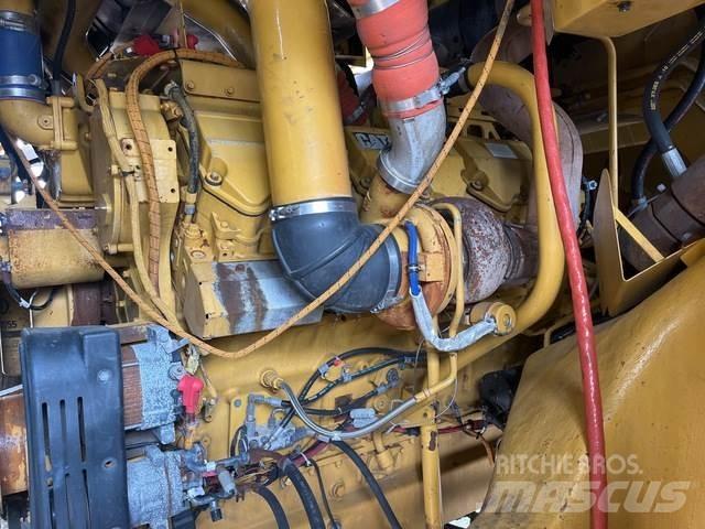 CAT 777F Belden kirma kaya kamyonu