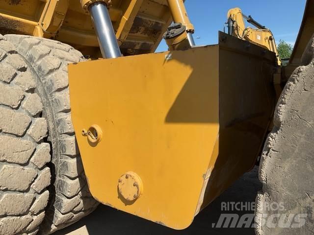 CAT 777F Belden kirma kaya kamyonu