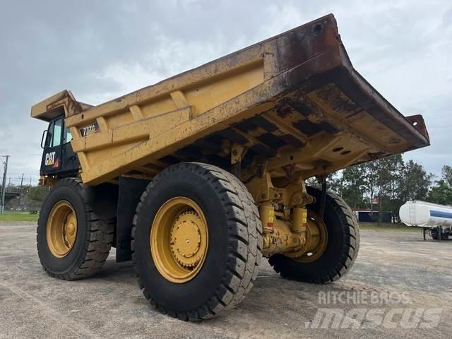 CAT 777G Belden kirma kaya kamyonu