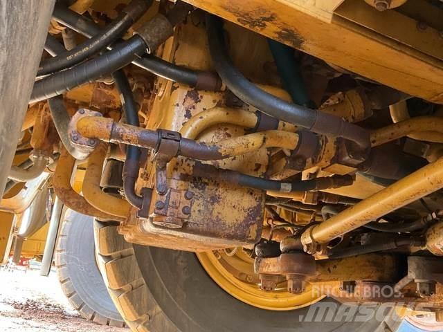 CAT 777G Belden kirma kaya kamyonu