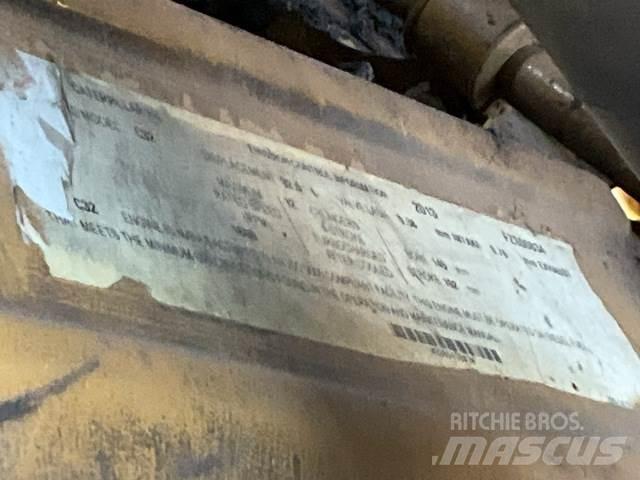 CAT 777G Belden kirma kaya kamyonu