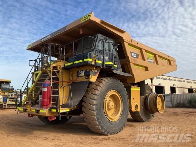 CAT 785D Belden kirma kaya kamyonu