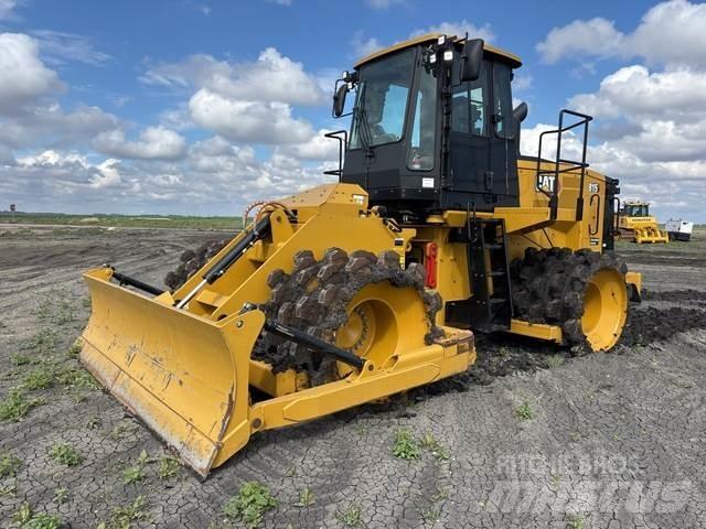 CAT 815 Zemin sıkıştırma makineleri