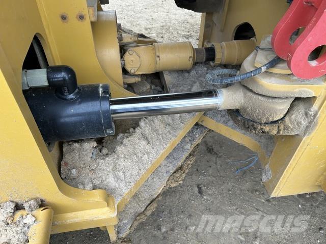 CAT 815 Zemin sıkıştırma makineleri