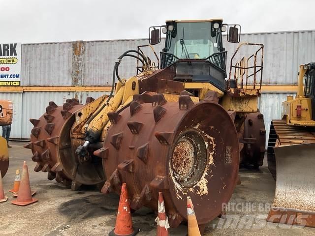 CAT 836G Zemin sıkıştırma makineleri