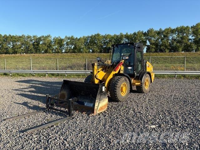 CAT 906 Tekerlekli yükleyiciler