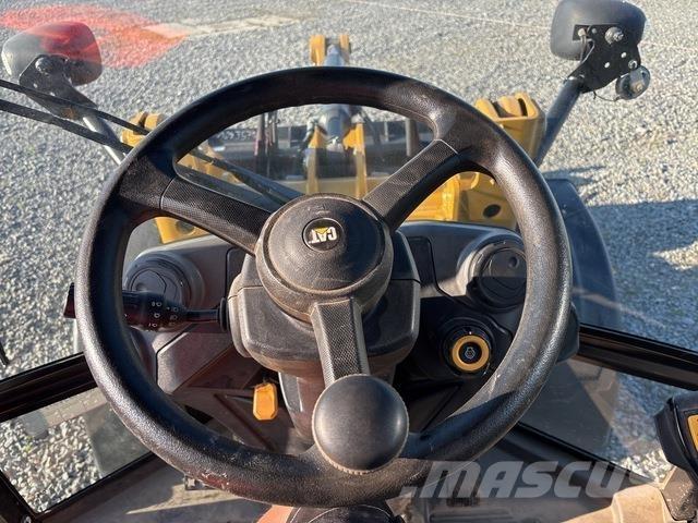 CAT 906 Tekerlekli yükleyiciler