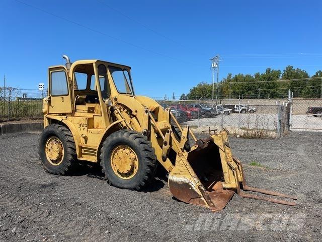 CAT 922 Tekerlekli yükleyiciler