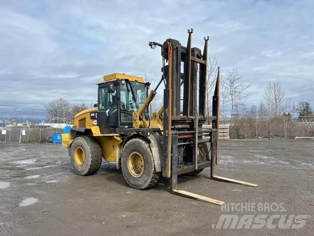 CAT 938K Arazi tipi forklift
