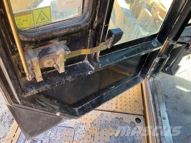 CAT 990 Tekerlekli yükleyiciler