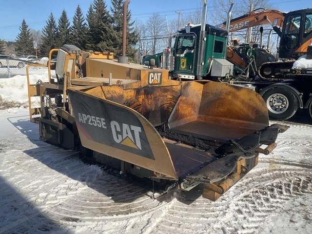 CAT AP255E Asfalt sericiler