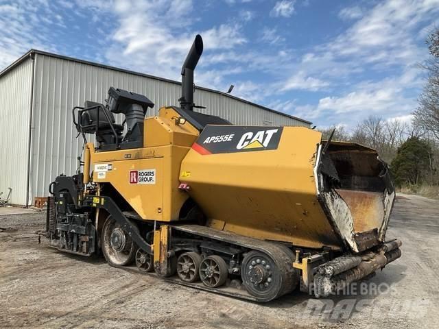 CAT AP555E Asfalt sericiler