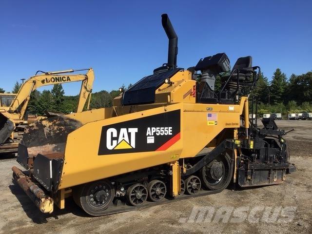 CAT AP555E Asfalt sericiler