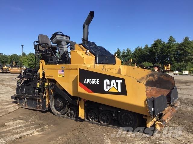 CAT AP555E Asfalt sericiler