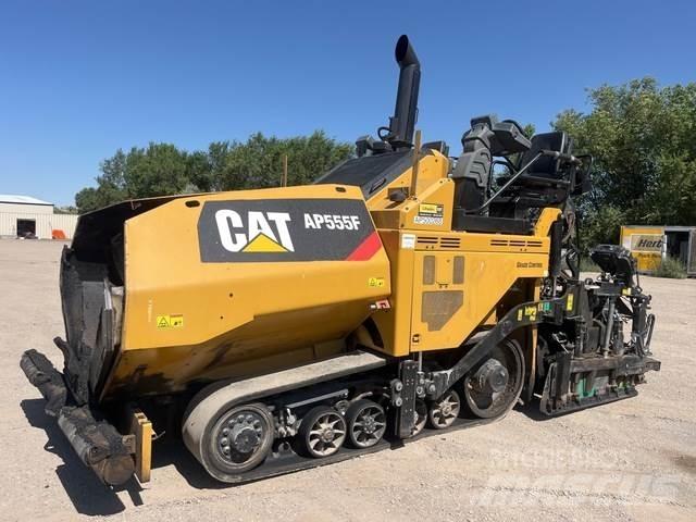 CAT AP555F Asfalt sericiler
