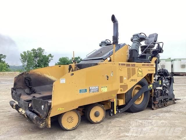 CAT AP600F Asfalt sericiler