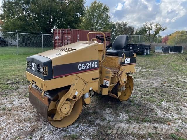 CAT CB-214C Çift tamburlu silindirler