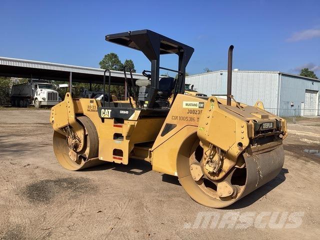 CAT CB-564D Çift tamburlu silindirler