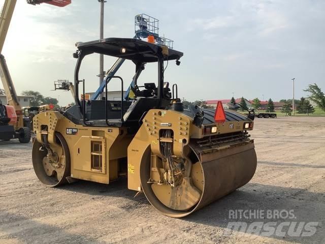 CAT CB16 Çift tamburlu silindirler