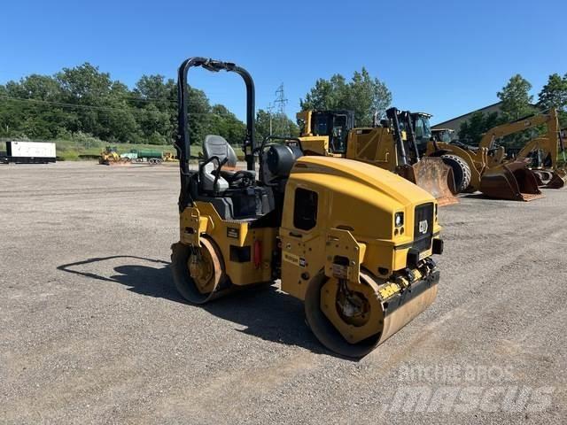 CAT CB2.7 Çift tamburlu silindirler