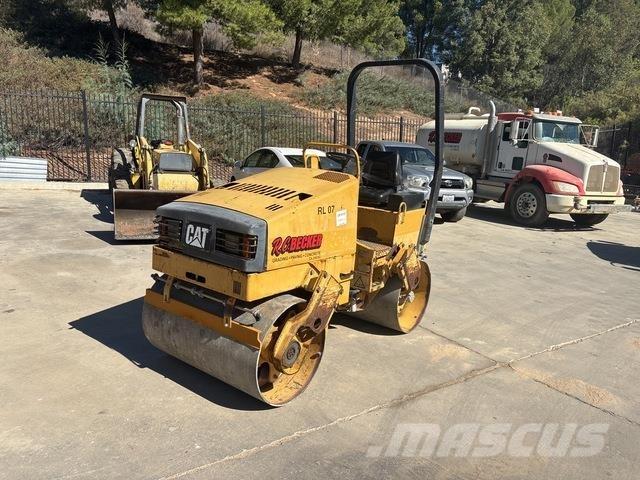 CAT CB224C Çift tamburlu silindirler