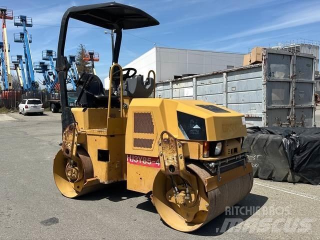 CAT CB24 Çift tamburlu silindirler